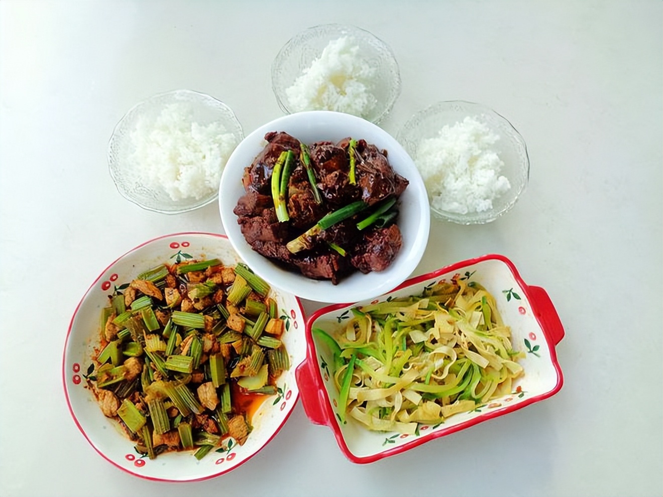 日常晚餐菜谱既好看又好吃,十种简单的晚餐简单又好吃