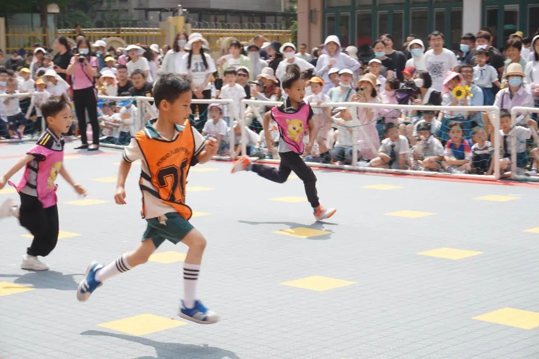 亲子足球运动嘉年华,幼儿园亲子足球嘉年华入场仪式