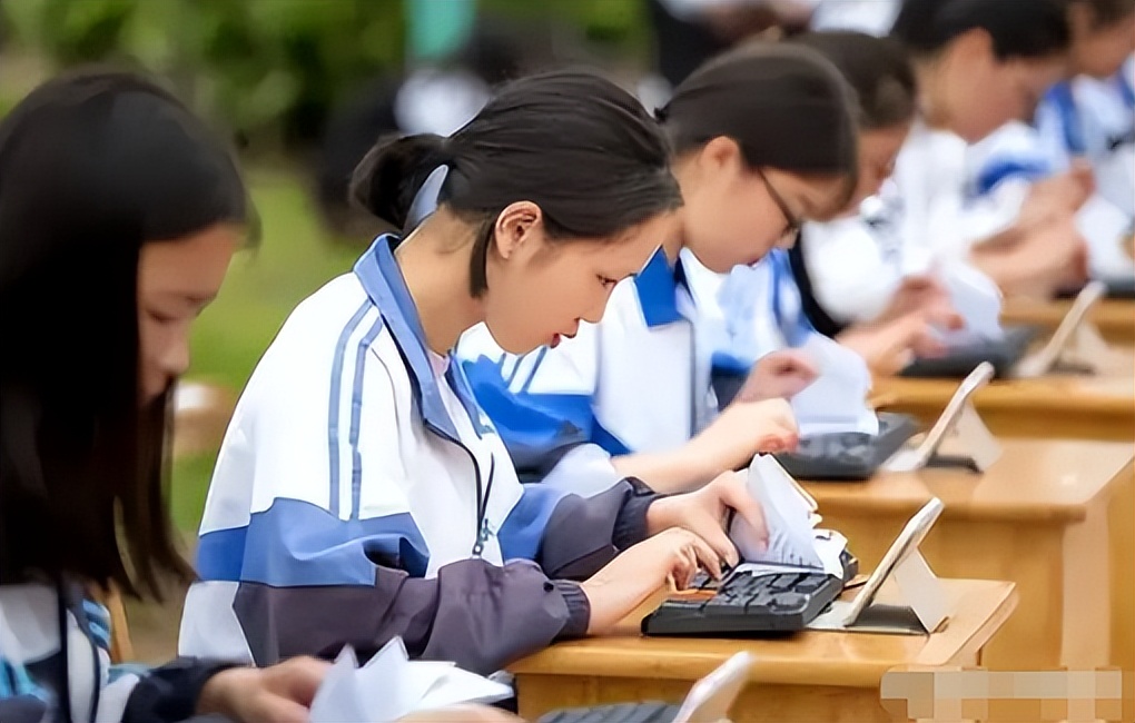 私立高中是不是花钱也能进,私立高中要不要教资