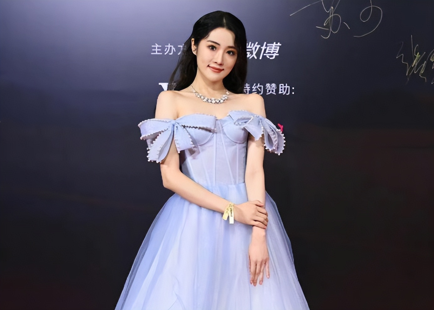 综艺杨紫白鹿赵露思杨超越金晨,虞书欣白鹿赵露思金晨杨紫合体