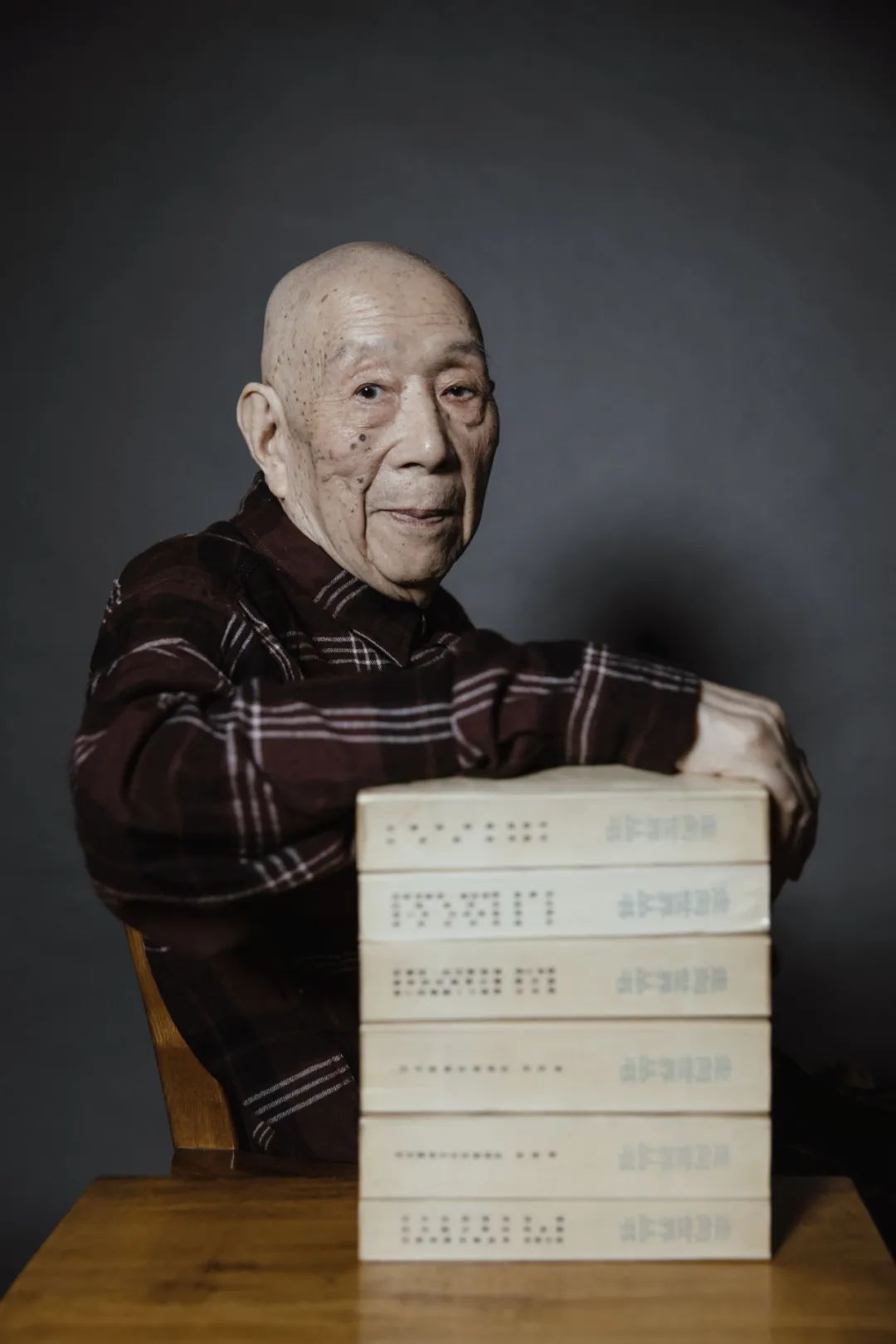 钟叔河我的杯很小，我用我的杯喝水