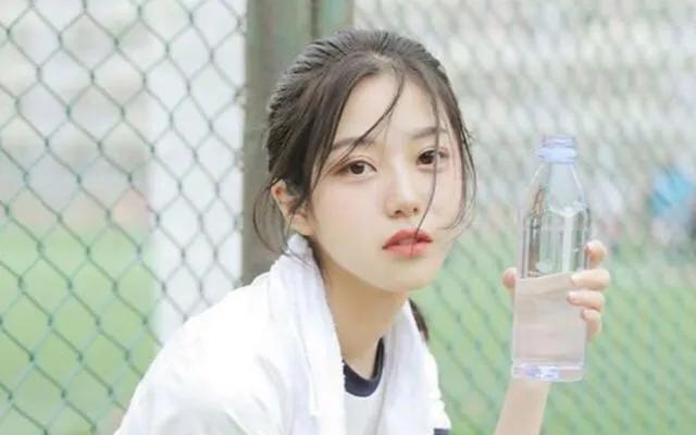 女生说肚子疼怎么高情商的回答,女生说肚子疼怎么回答