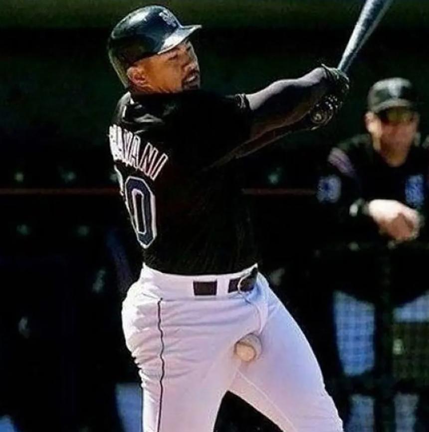 赛场上搞笑的瞬间救人,职业赛场上的十大爆笑场面