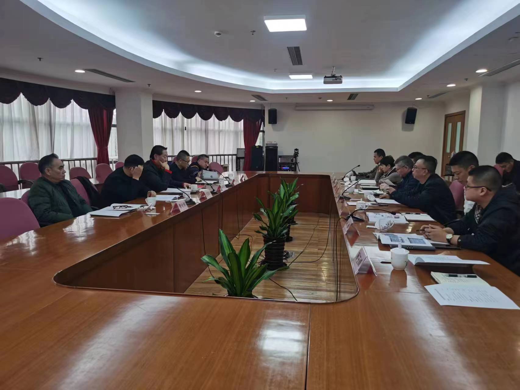 市足协主席柳海光一行来嘉定考察调研并观看嘉定汇龙热身赛