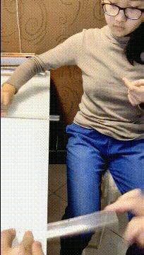 女主管换了新电脑，她把旧的送给了我，我抬回家打开影库