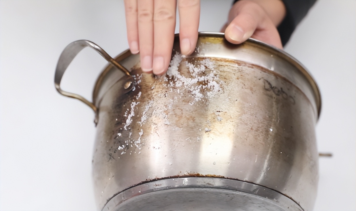 锅具脏了洗不掉怎么办,锅具发黄是什么原因