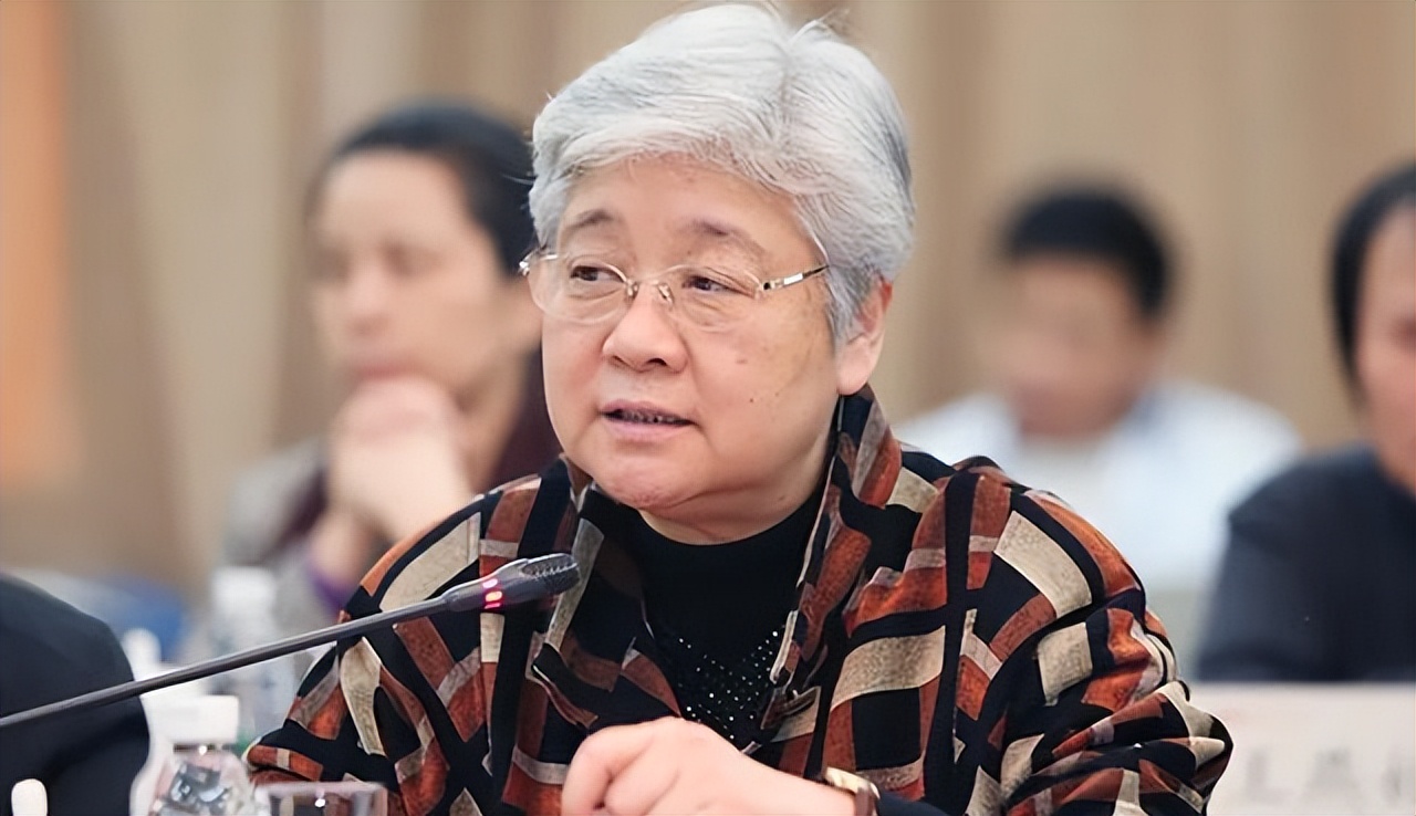 她是中国外交界的明星,基辛格称她可以竞选美国总统,80岁仍未婚