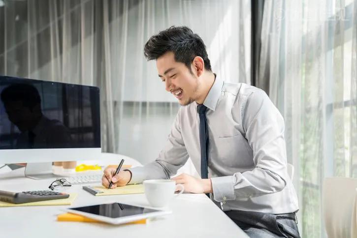 男人四十真的是一支花吗,男人四十一枝花下句是什么