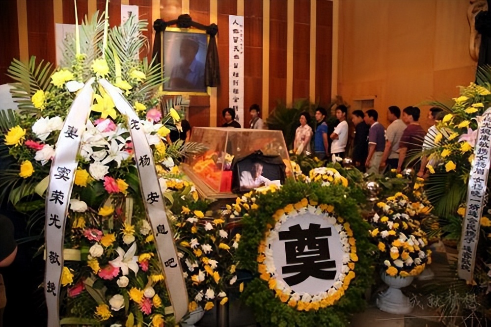 人心惶惶浑身都是什么毛病,人心惶惶后面一句是什么