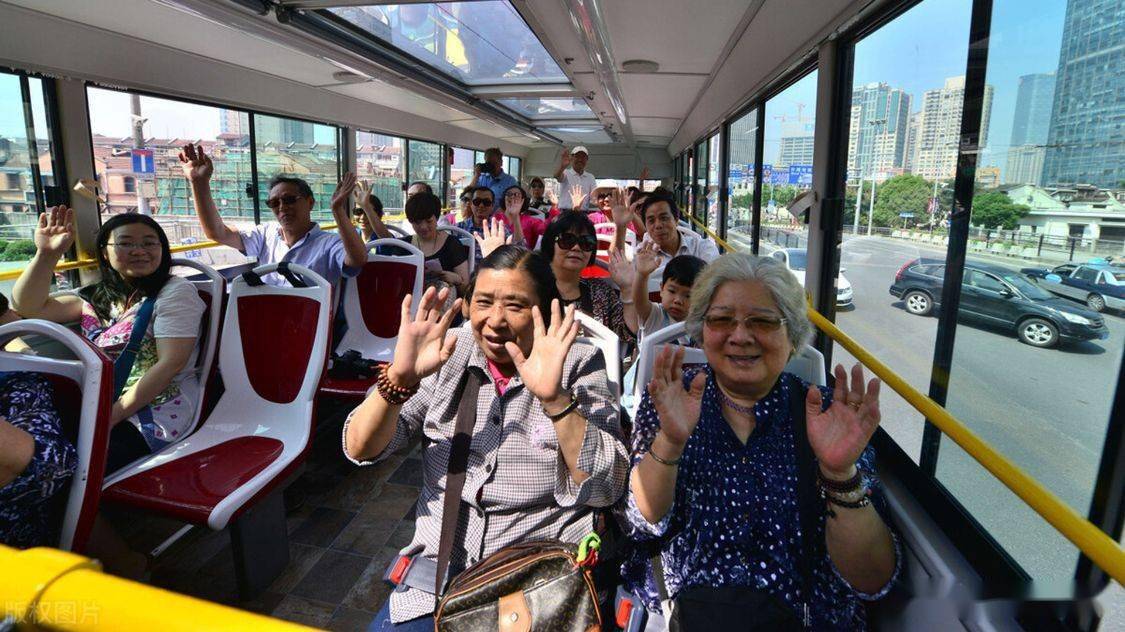 老年低价旅游团在船上的吃住,老年旅游团包吃包住