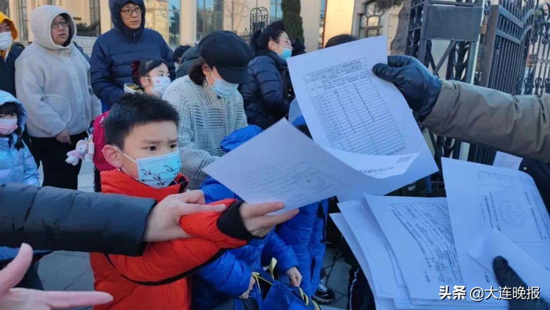 太阳当空照花儿对我笑儿童歌曲,太阳当空照花儿对我笑