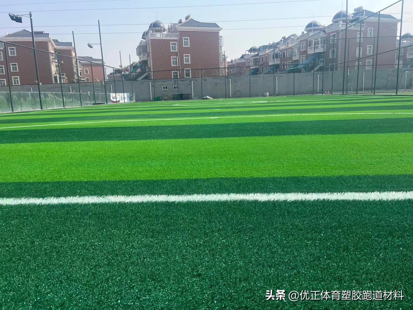 人造草坪足球场造价多少钱,人造草足球场造价