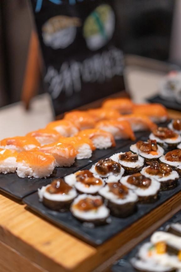 美食与美景并存,美食与美景交相辉映