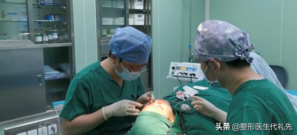 全切双眼皮7毫米手术后消肿日记,妹子全切双眼皮三个月恢复全过程