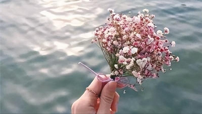 不管多少岁做一个简单快乐的人,做好当下事好运自然来