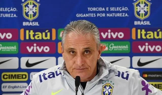 齐达内执教巴西队吗,齐达内一人对抗巴西队