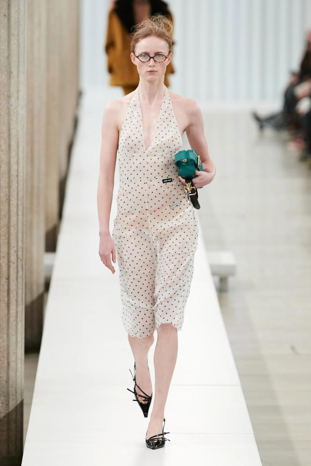 2023秋冬伦敦时装周收官,2022秋冬巴黎时装周什么时候开始