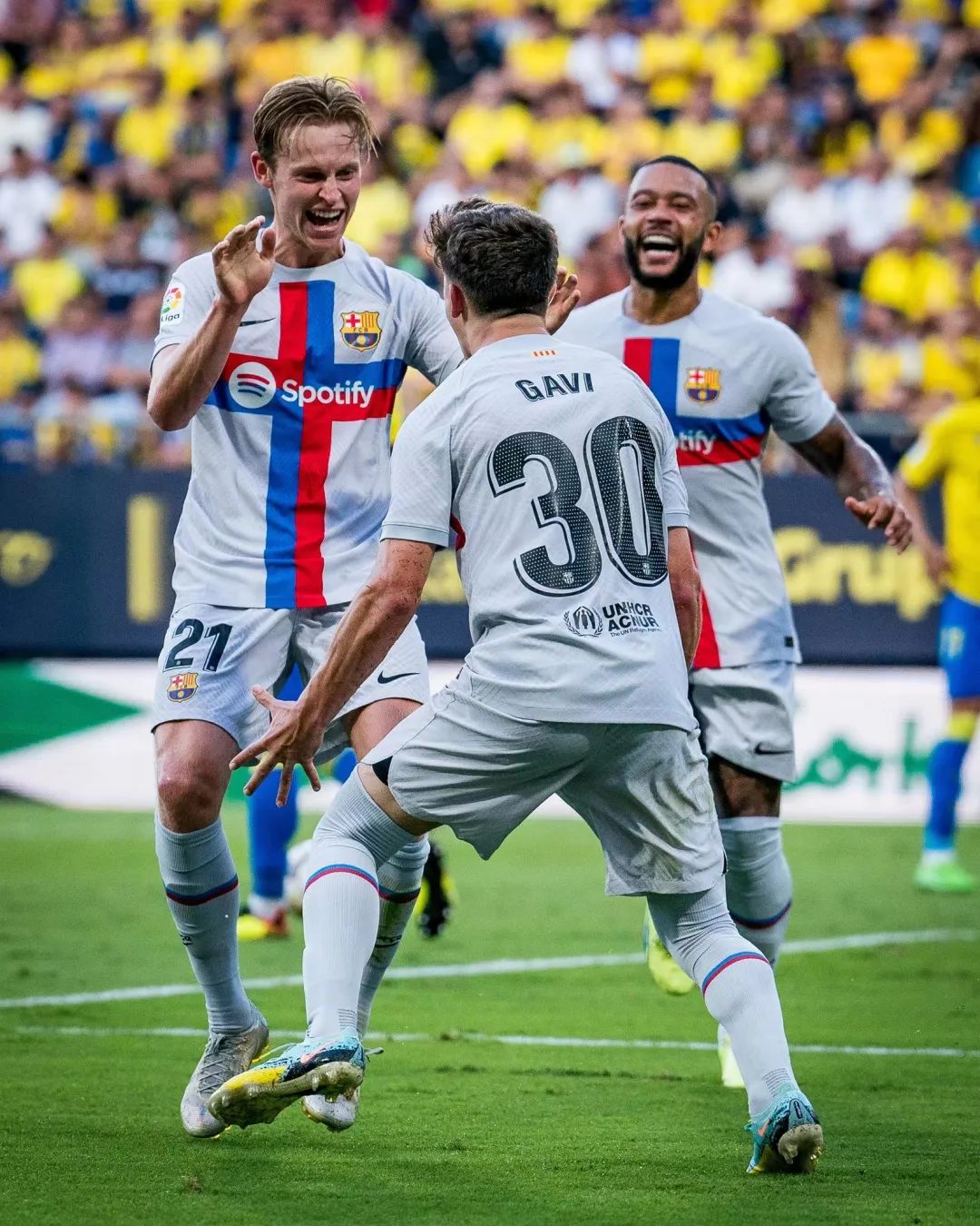 巴萨最后30秒门将助攻,巴萨历史助攻排名