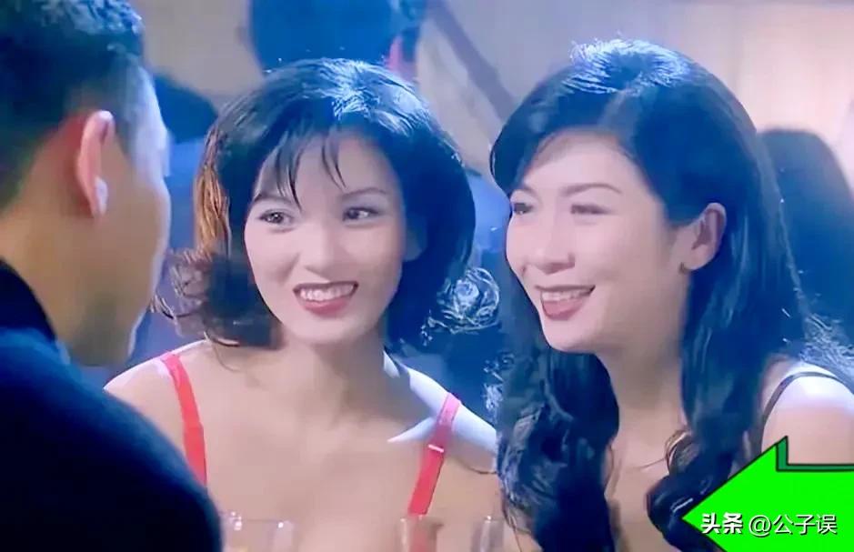 她拒绝登上情色杂志的封面，转身一脱成名，如今专演八路军女战士