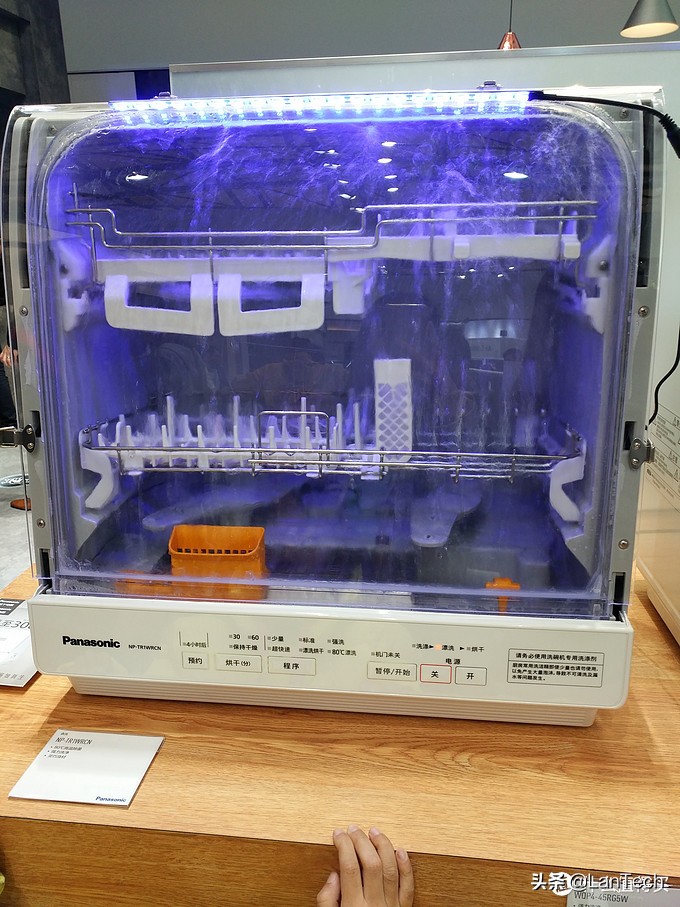 暴走两万步！海量图片带你游览2017年AWE家电展