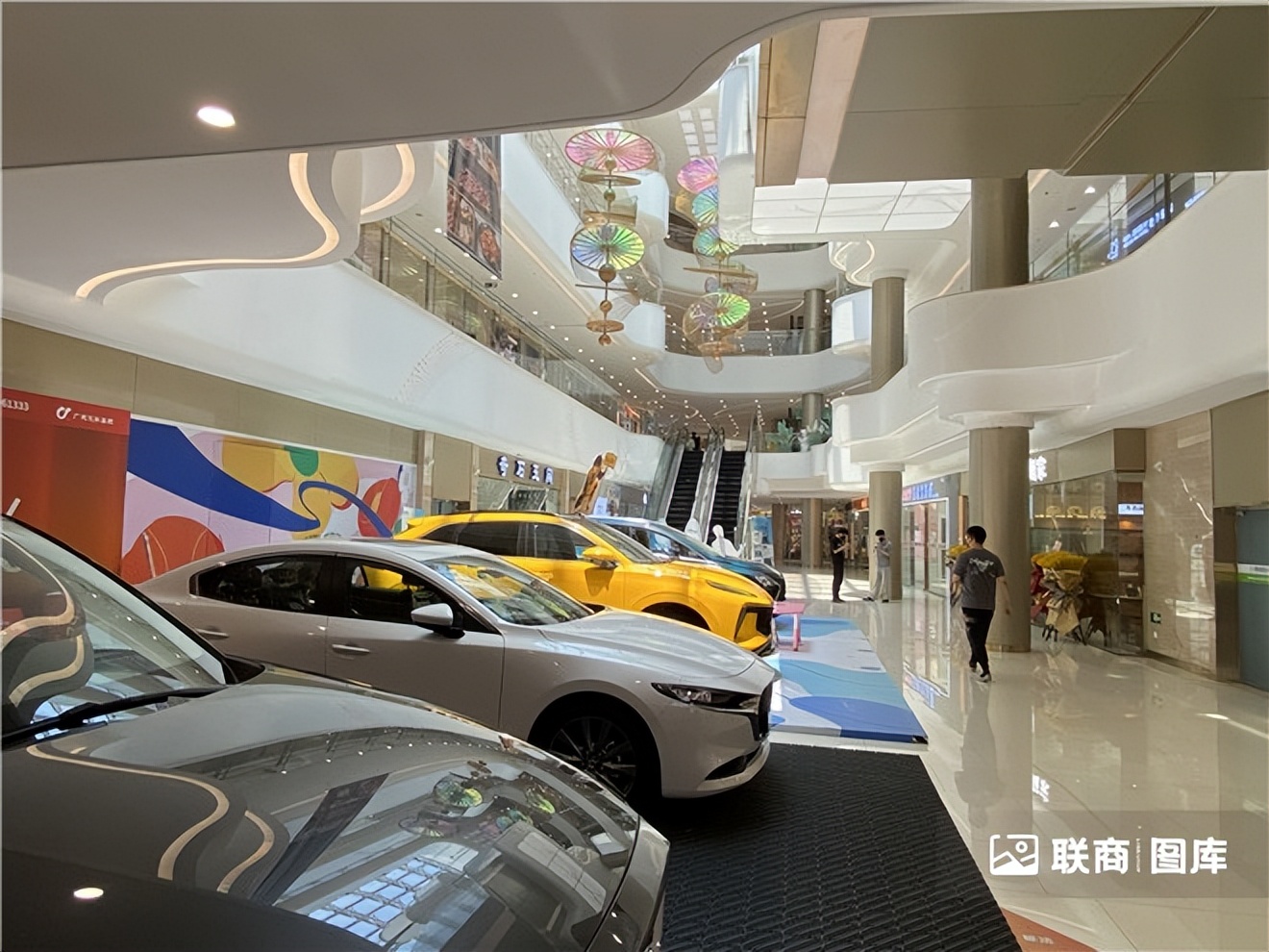 “鸽王”、潮玩街区…实探杭州近期新开的三个商场