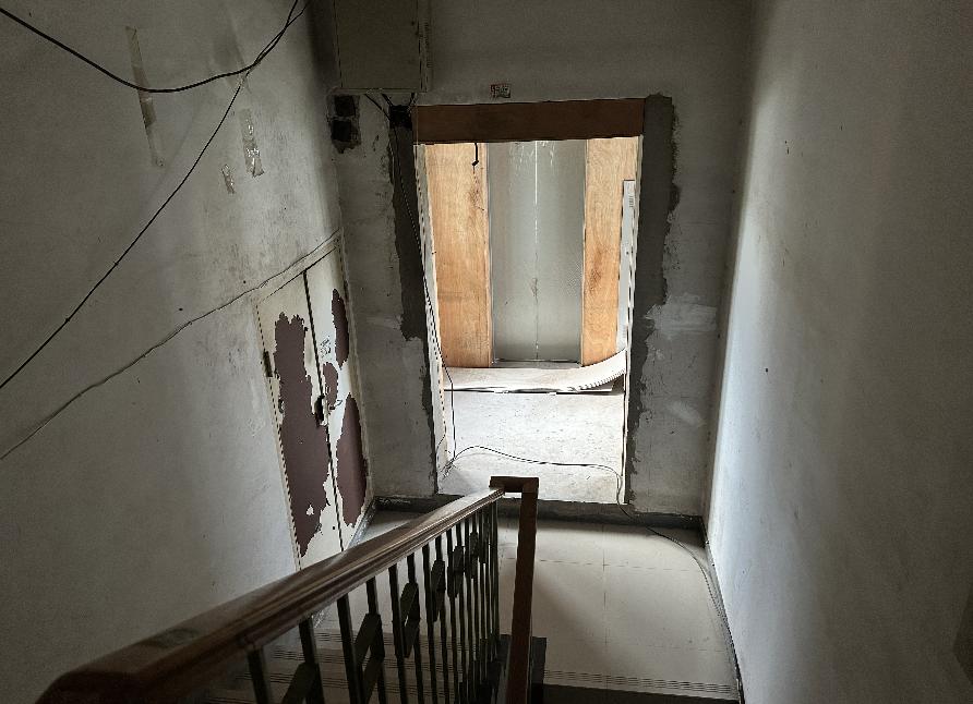 东居时代小区加装电梯,烂尾楼后来都怎么样了