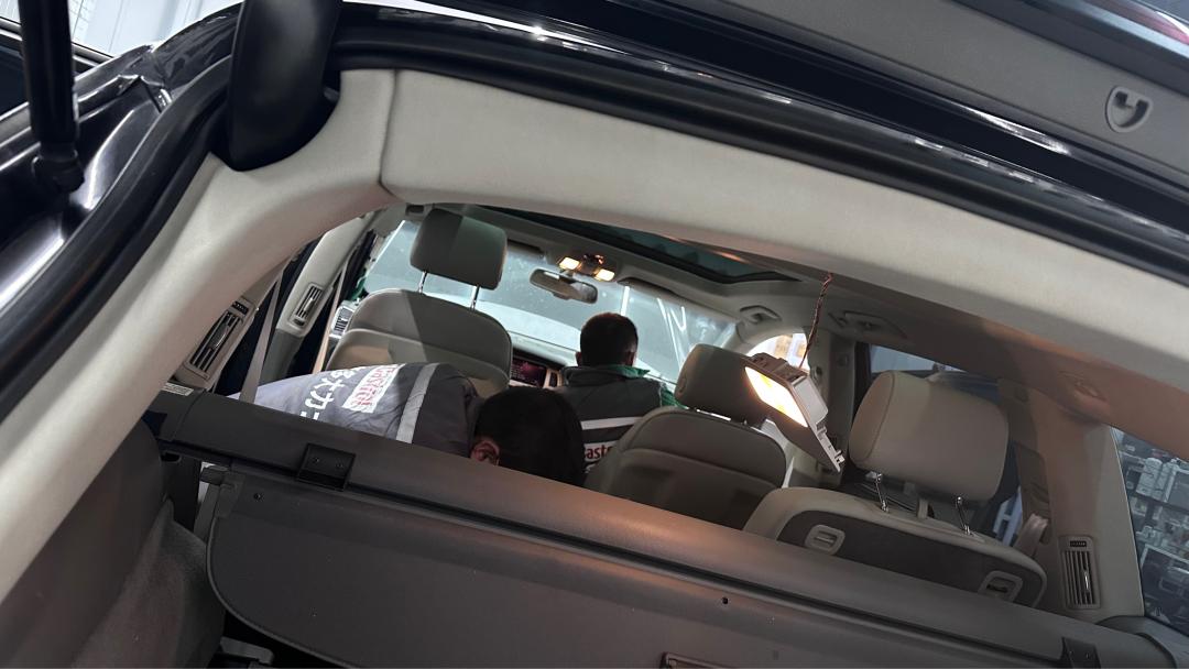 奥迪q7报废厂,老款奥迪q7出车祸