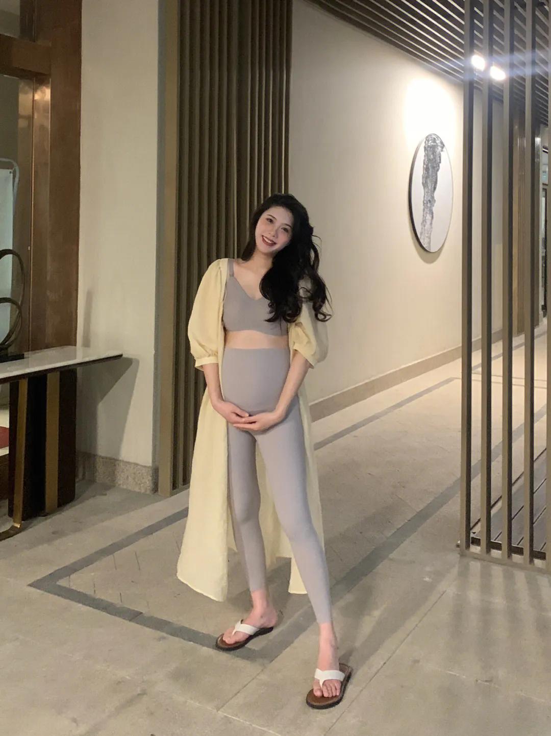 露肚子孕妈装,孕期露肚穿搭