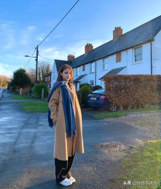 小白鞋搭配羽绒服好看吗,小白鞋搭配羽绒服长款