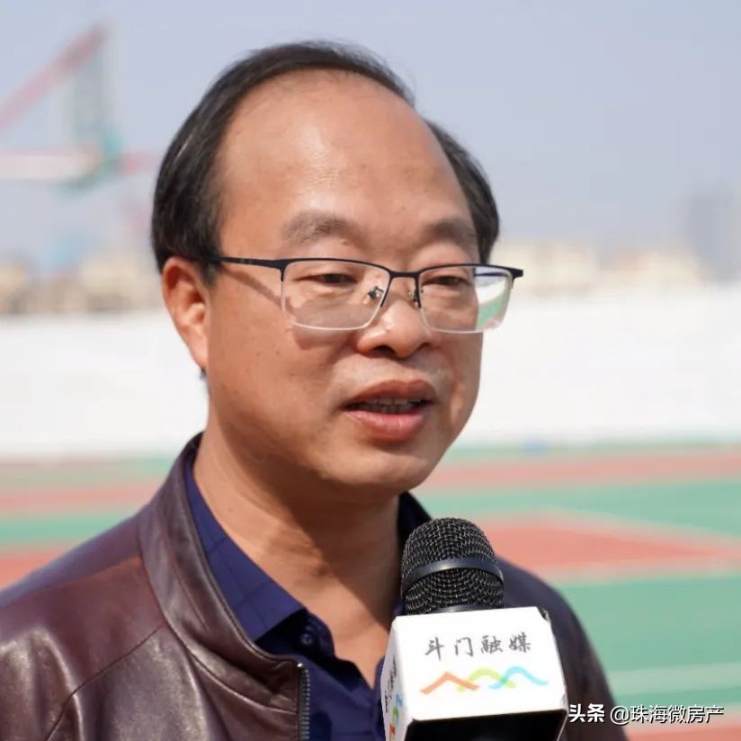 白藤湖中学操场,白藤湖学校