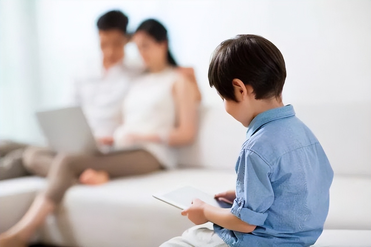 社会如何应对奶头乐现象,奶头乐流行反映了什么