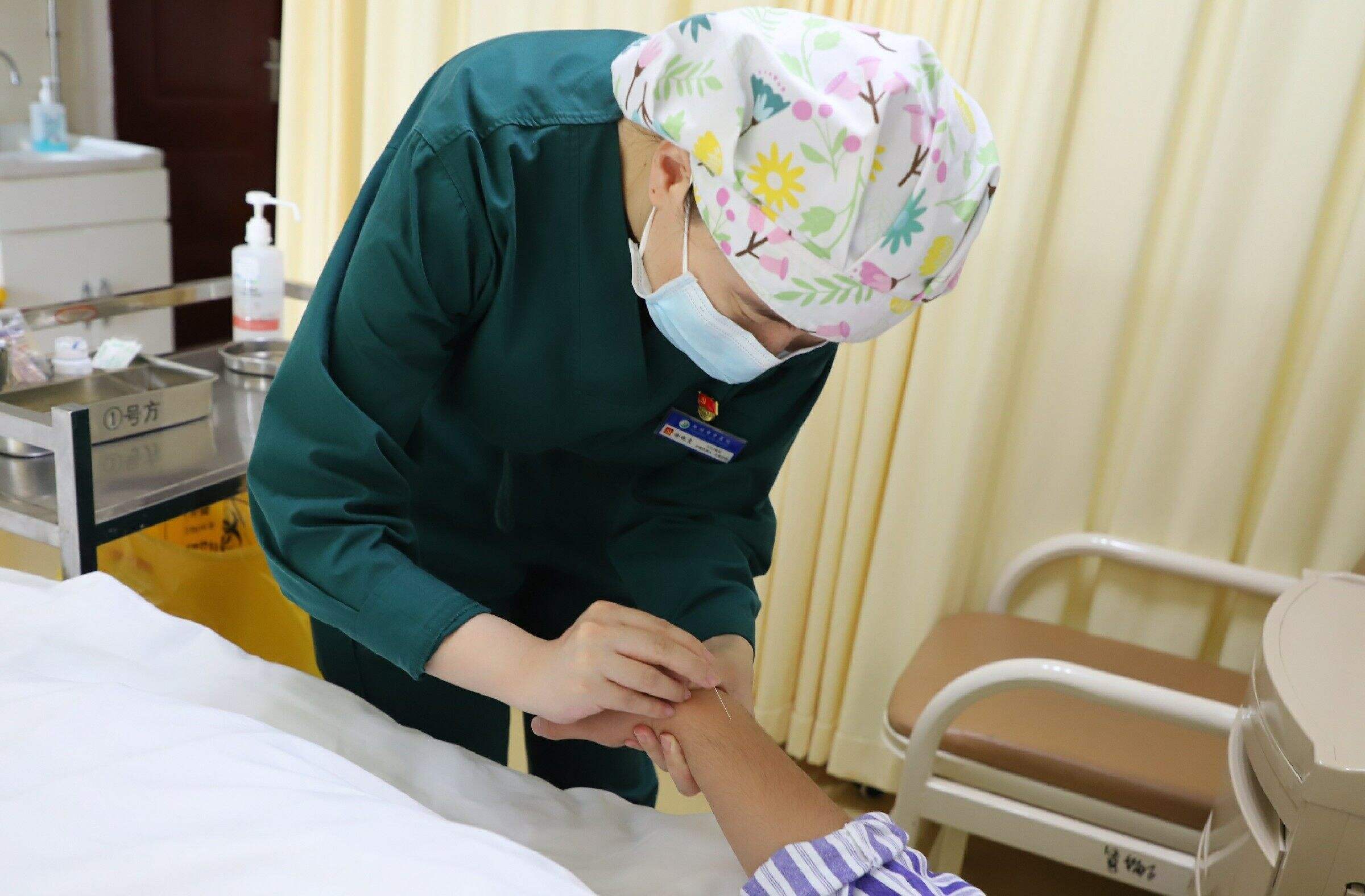 “西医不落后，中医做最强”｜郑州市中医院ICU二病区为救治呼吸急危重症患者贡献中医药力量