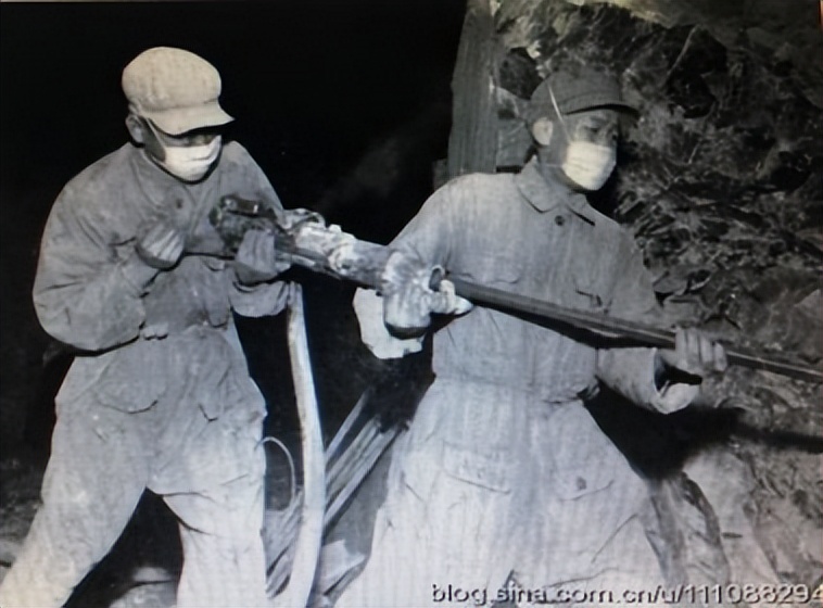 铁 路 情 缘 作者：铁二代 卢州