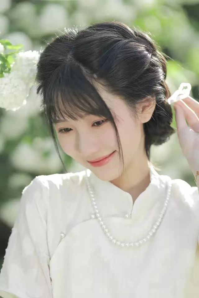 春盼草木发芽，夏盼植物生长