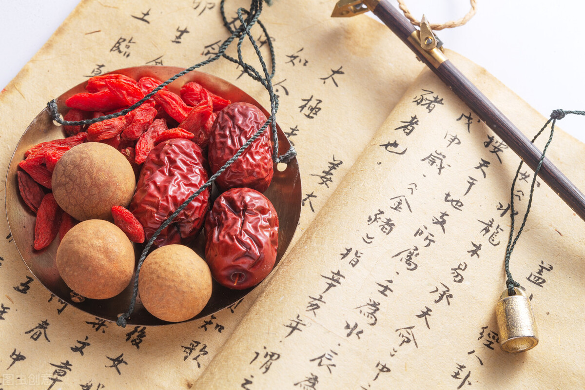 中医四诊中的正常舌象,中医看舌象准还是摸脉准