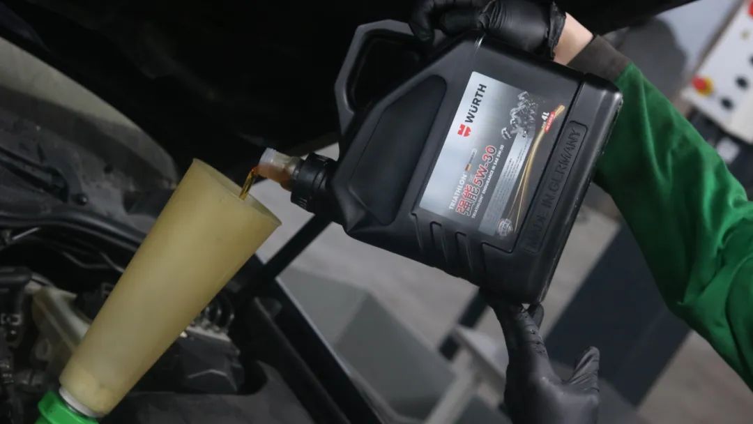 雷克萨斯ls430翻新修复,雷克萨斯ls430老车翻新作业