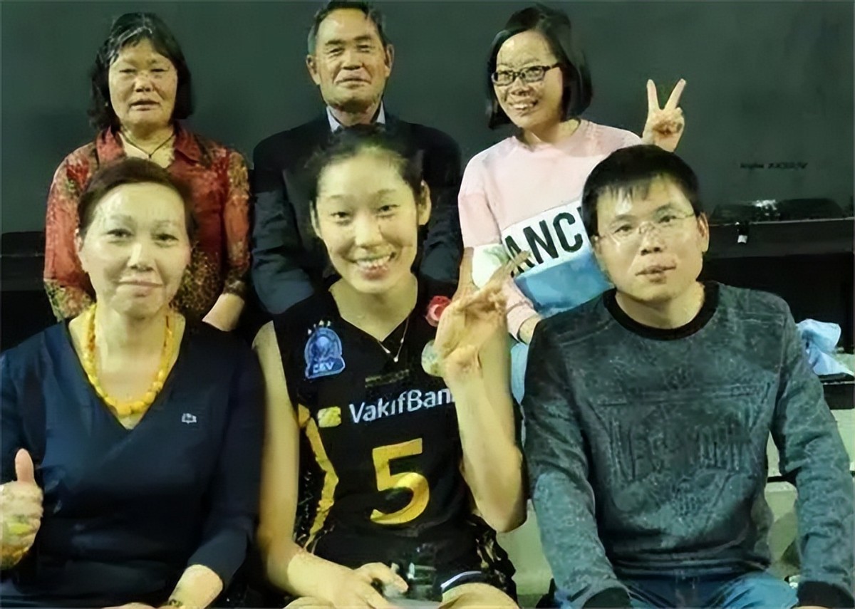 朱婷出名后父母不再务农,朱婷家庭现状