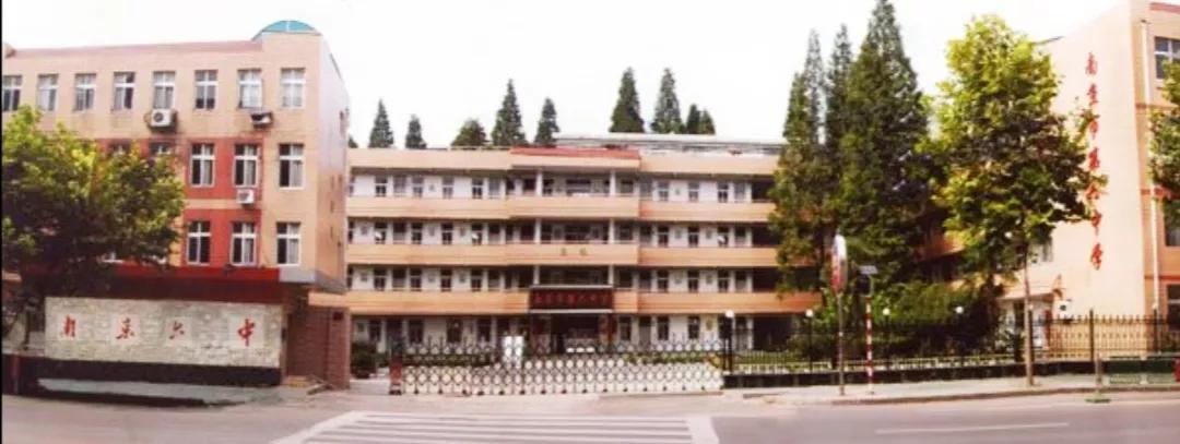 一个人读书时的回忆,一个人进入暮年时会有很多回忆