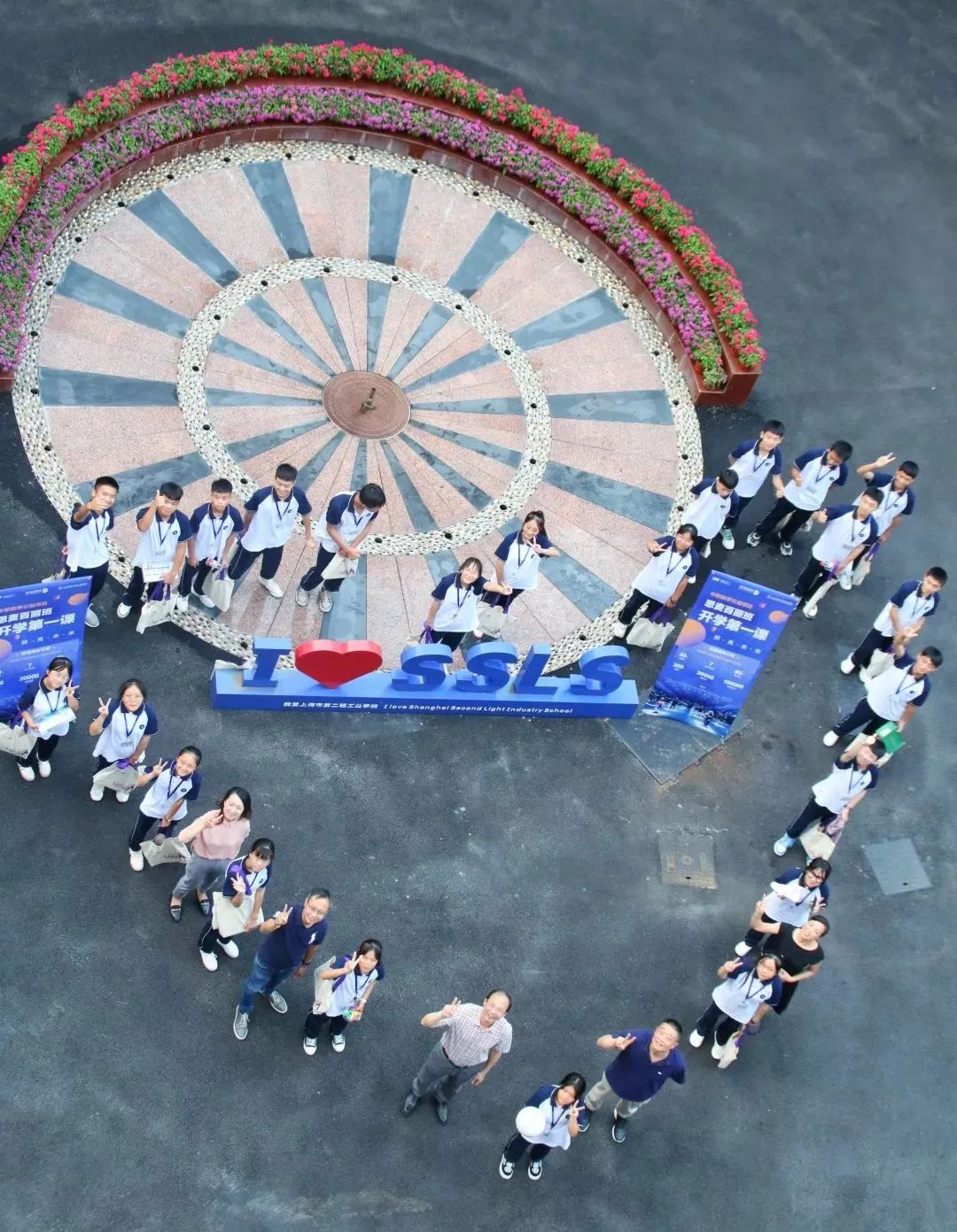 一个女人很关心你的事,一个女人很关心领导