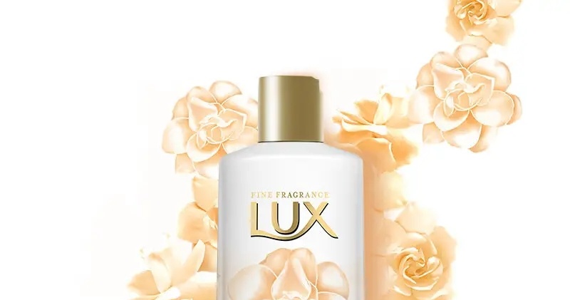 最近网上很火的润唇膏,最近很火的变色润唇膏