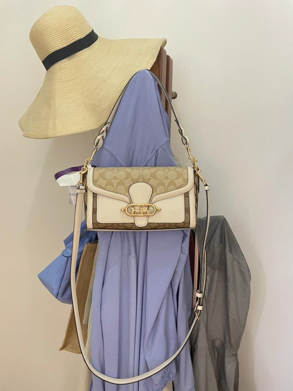 适合职场女性轻奢包包,适合不同职场人的包包有什么