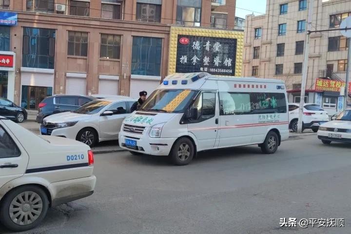 我为群众办实事救助精神病人,交警暖心接力为患儿争出生命通道