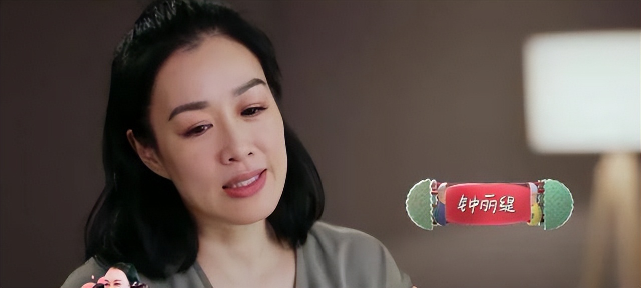 张伦硕谈钟丽缇给自己买衣服,钟丽缇张伦硕买50万裙子的视频