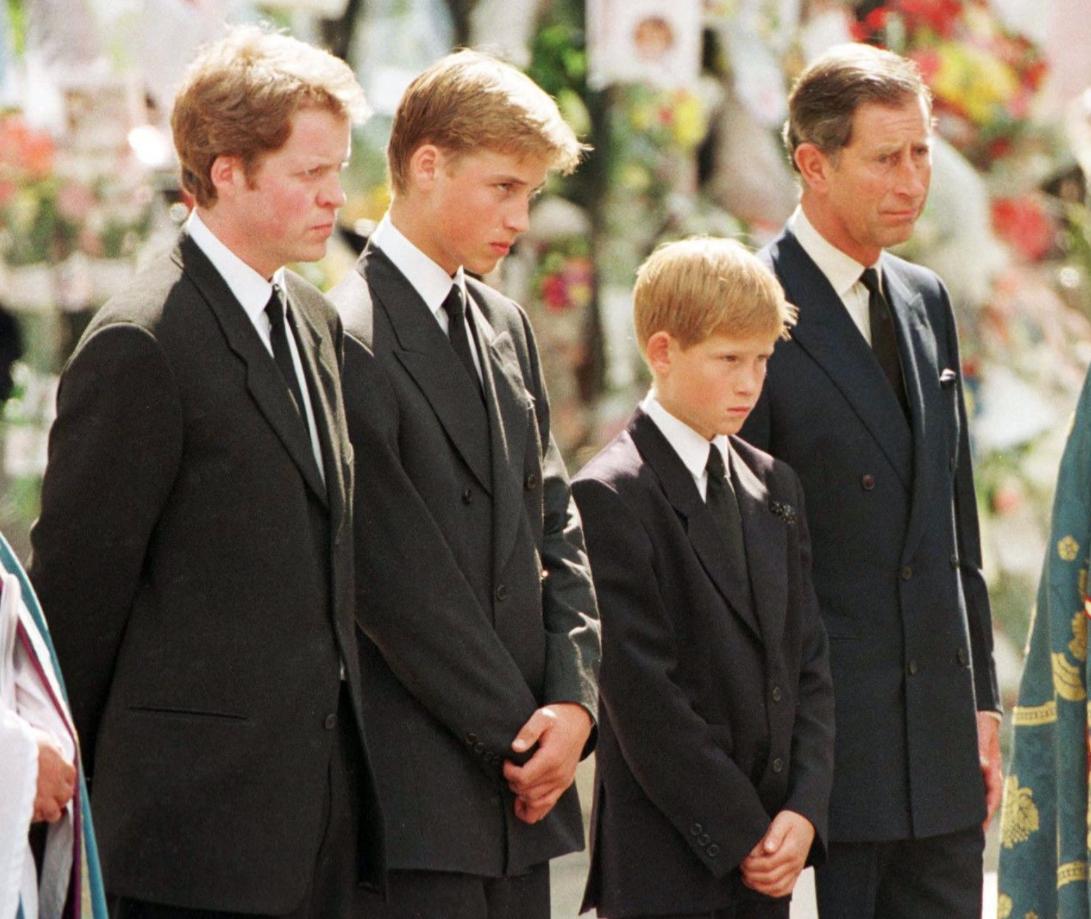 1997年,15岁威廉收到母亲送的生日礼物,3000块的手表他戴了25年