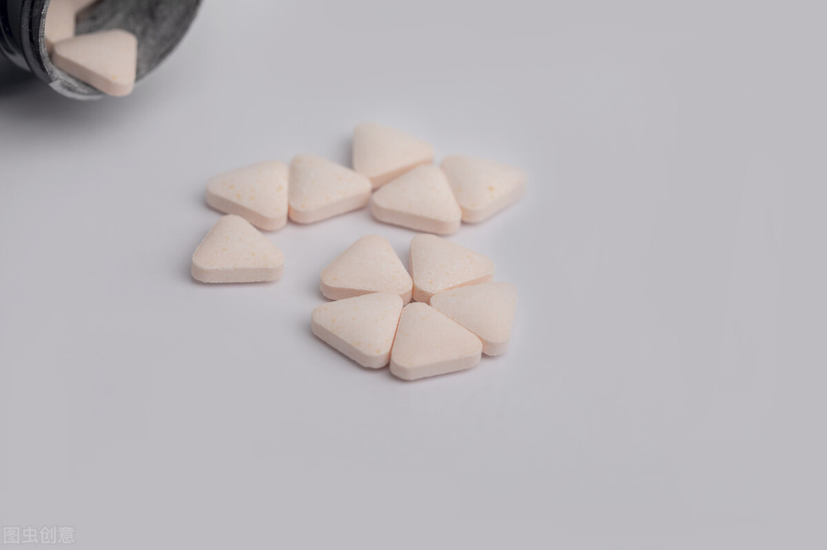 小孩吃了10粒维生素c会怎样,2岁小孩吞吃了维生素c一片怎么办