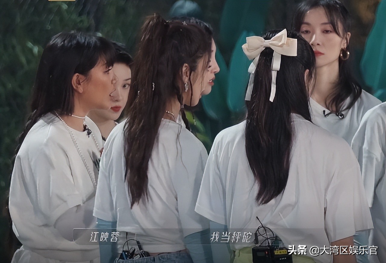 浪姐2左小青表演空中劈叉,浪姐劈叉接力完整版