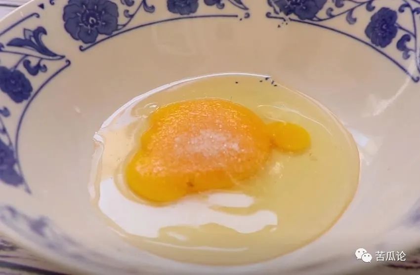 春季“药草之王”，号称养肝第一菜，中老年吃它，排毒，排黑宿便