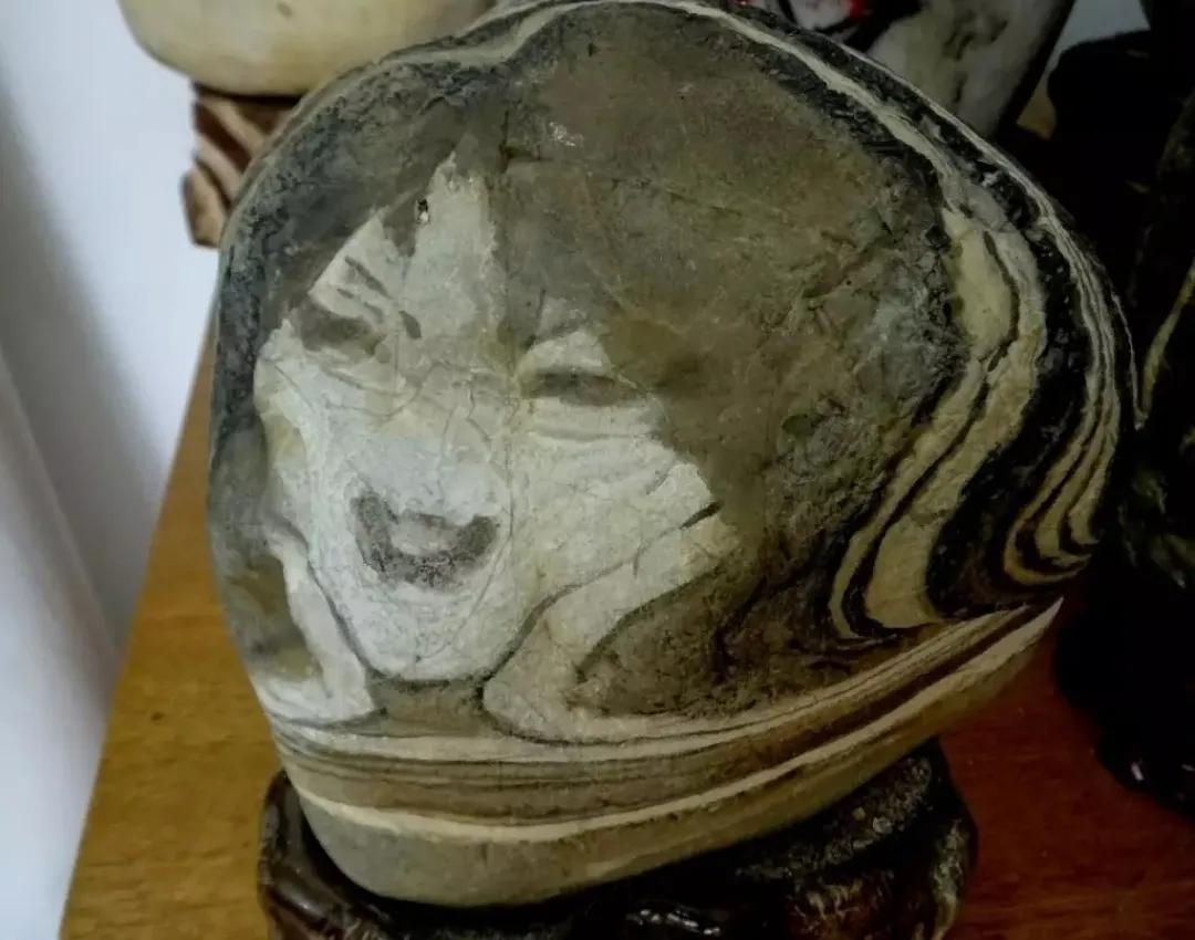 成精的石头蛋,石头成精的过程视频