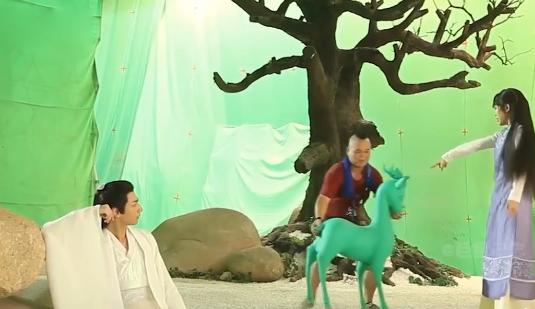 电视剧中的不忍直视,为什么电视剧拍戏只有上半身