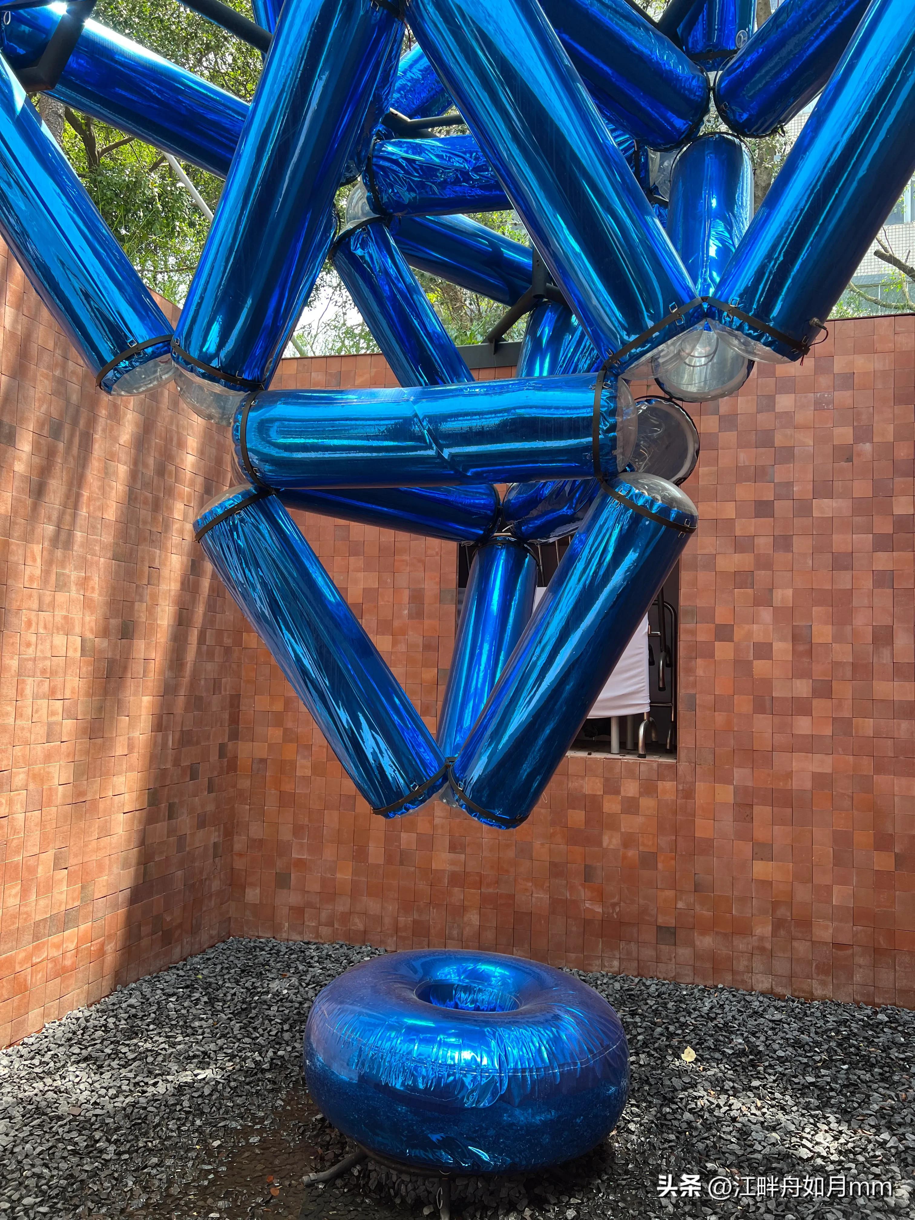 计划没有变化快，我妈突然腰腿疼、头晕不能翻身，29号中午住院了